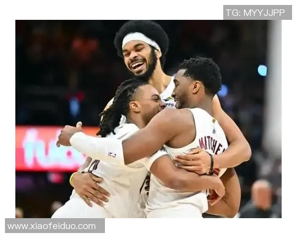 304马刺与开拓者激战正酣双方全力争夺季后赛席位的关键对决